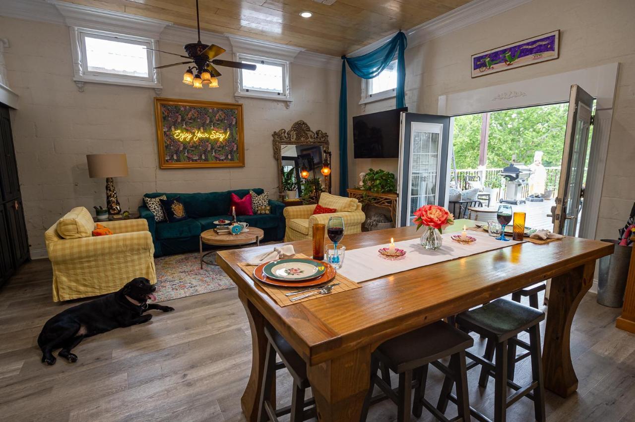 Chateau Royale, Pet Friendly, On Bayou, Downtown! New Iberia Buitenkant foto