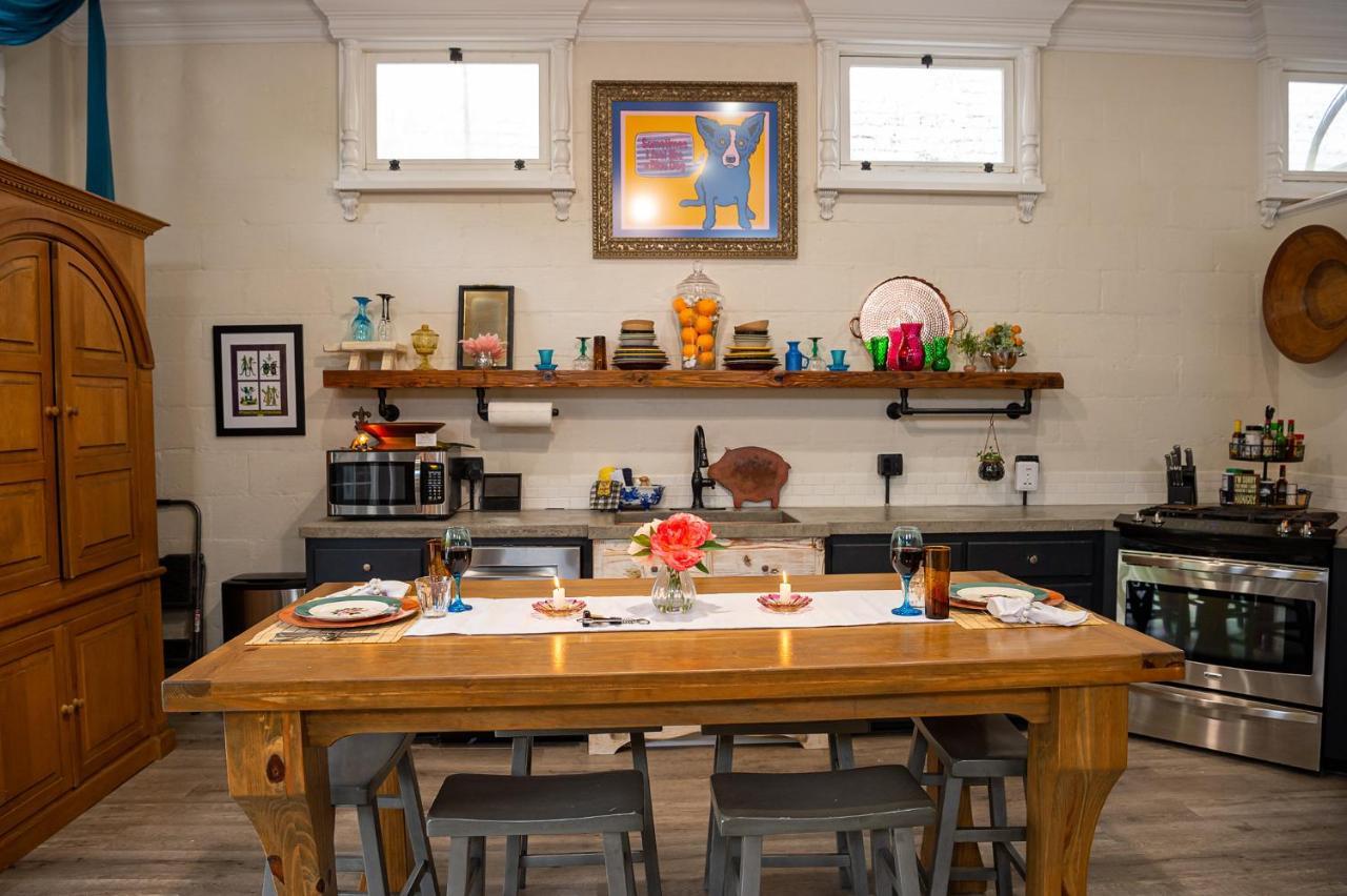 Chateau Royale, Pet Friendly, On Bayou, Downtown! New Iberia Buitenkant foto