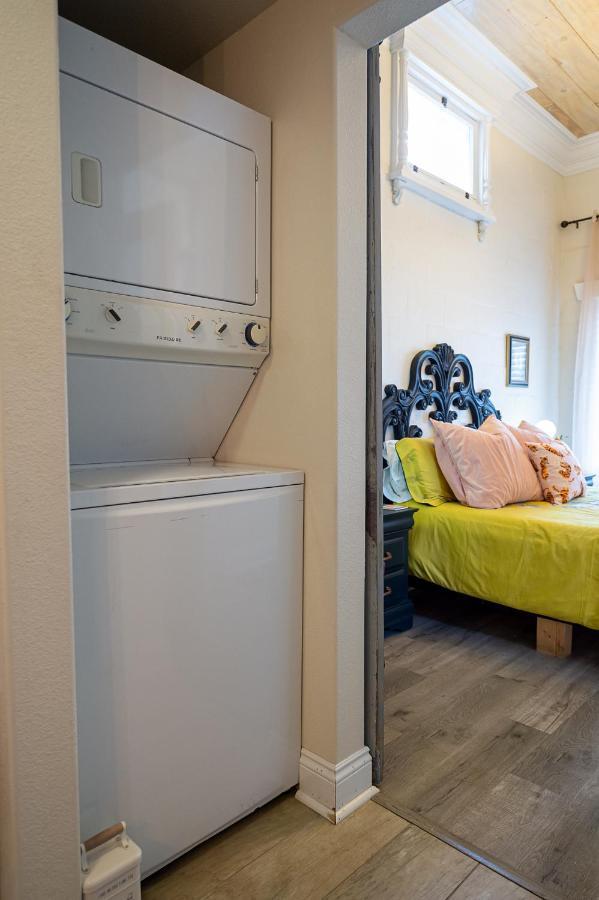 Chateau Royale, Pet Friendly, On Bayou, Downtown! New Iberia Buitenkant foto