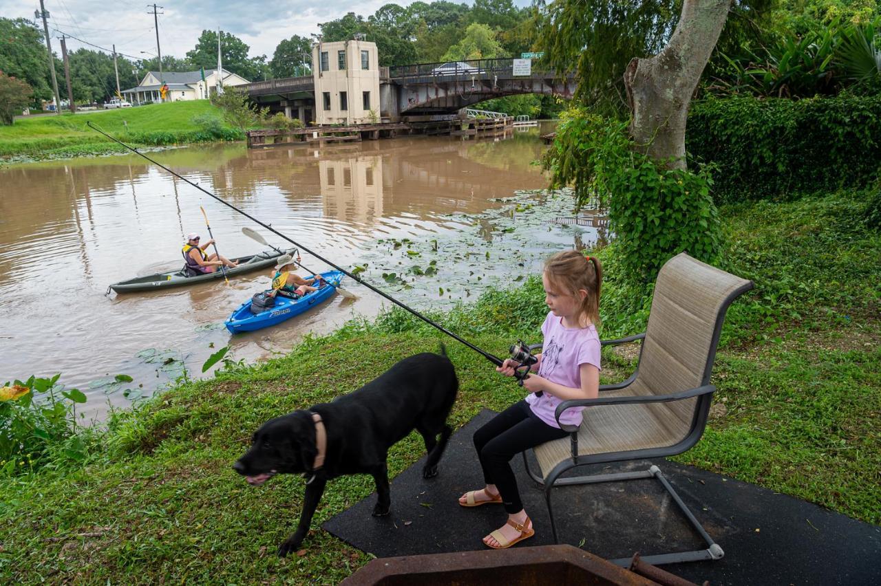 Chateau Royale, Pet Friendly, On Bayou, Downtown! New Iberia Buitenkant foto