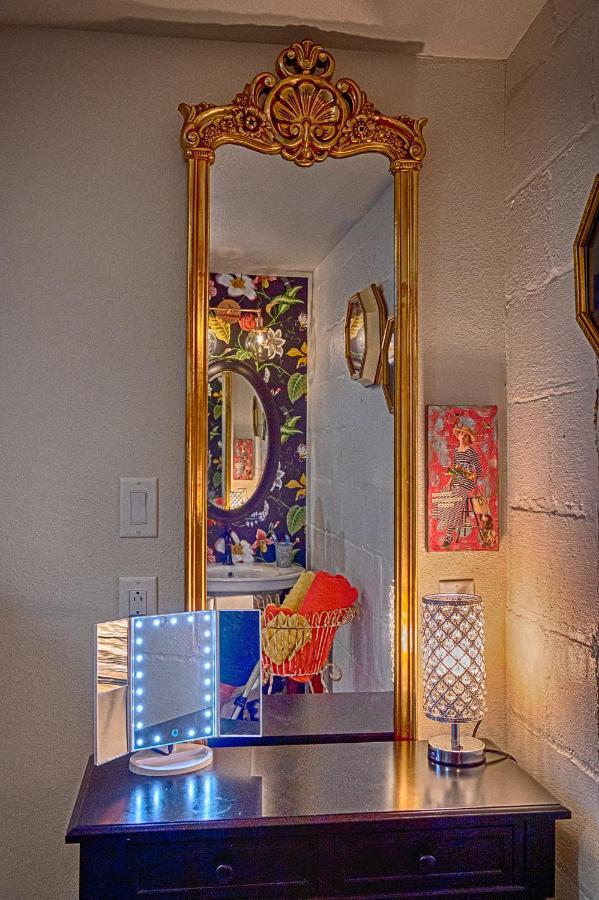 Chateau Royale, Pet Friendly, On Bayou, Downtown! New Iberia Buitenkant foto