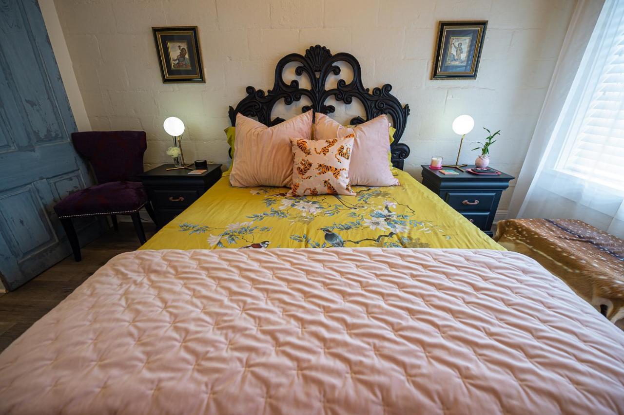 Chateau Royale, Pet Friendly, On Bayou, Downtown! New Iberia Buitenkant foto